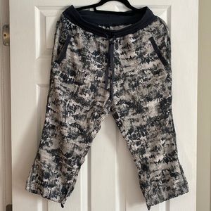 RBX lightweight patterned capris